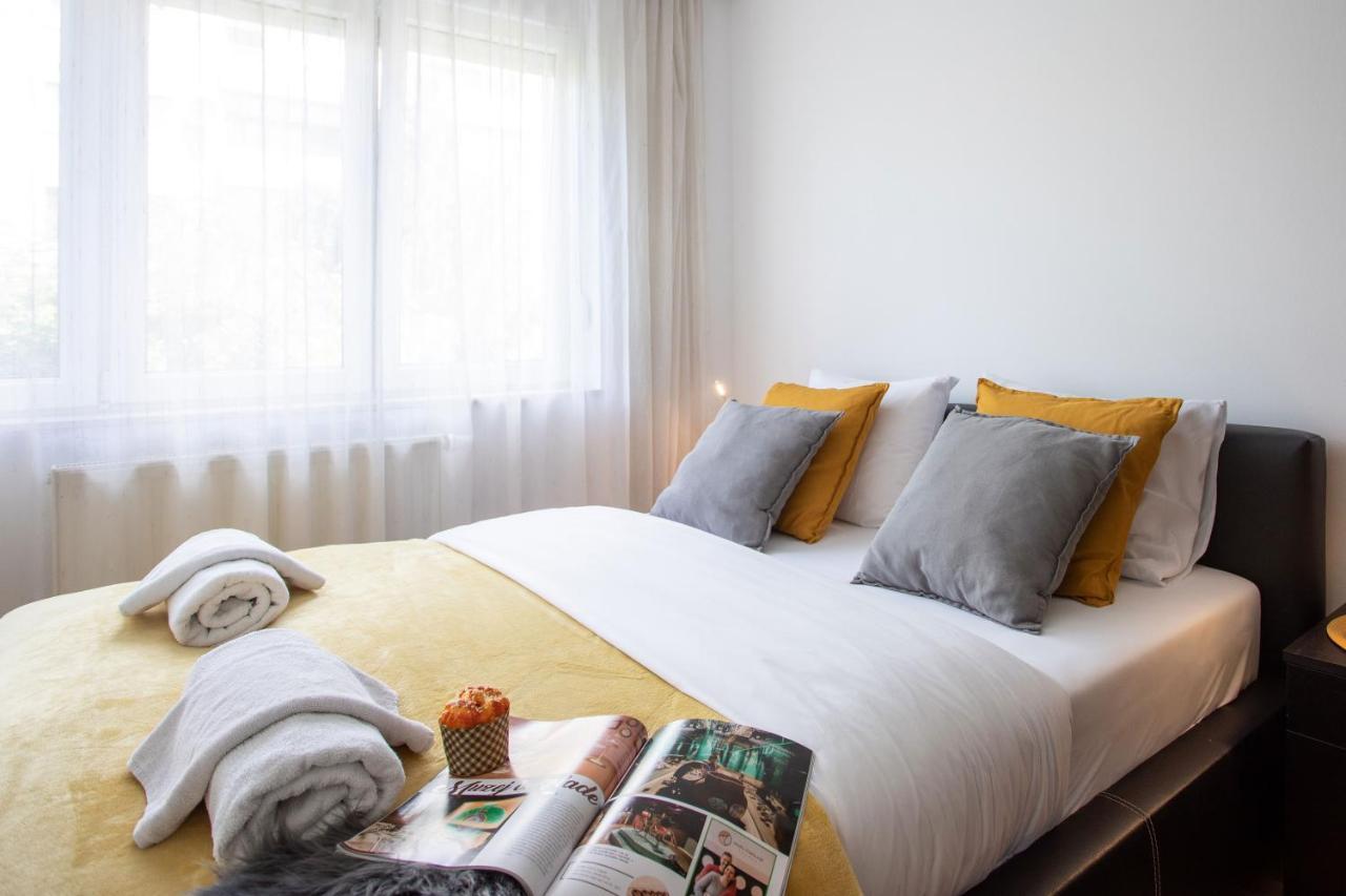 2Bdr Apartment With Balcony Near Maksimir Zagreb Exteriör bild