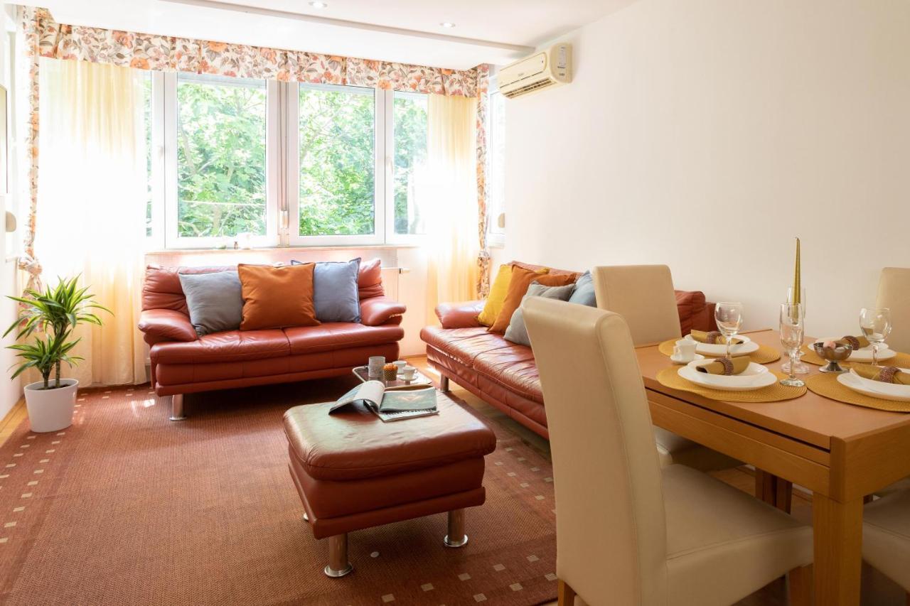 2Bdr Apartment With Balcony Near Maksimir Zagreb Exteriör bild