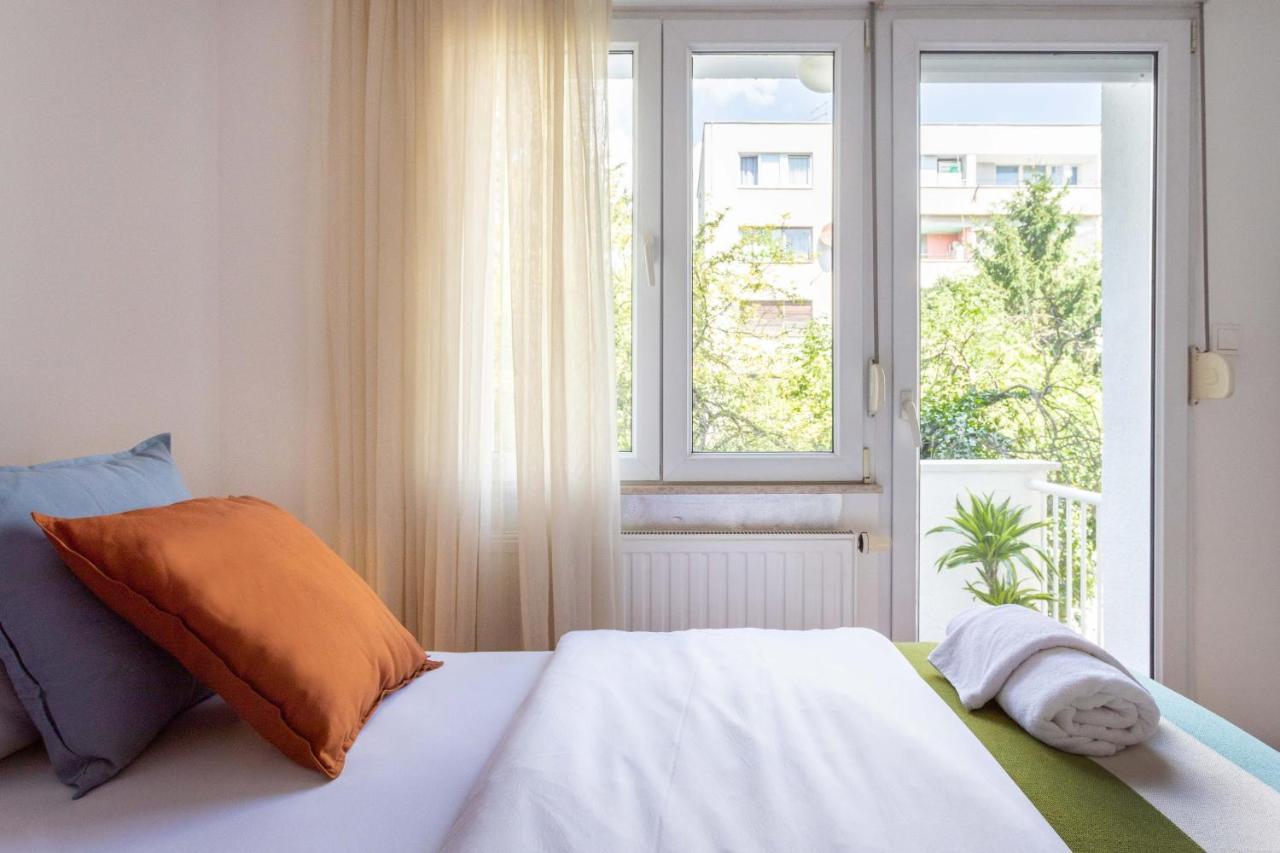 2Bdr Apartment With Balcony Near Maksimir Zagreb Exteriör bild